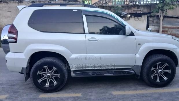 Toyota Land Cruiser Prado 2005 White
