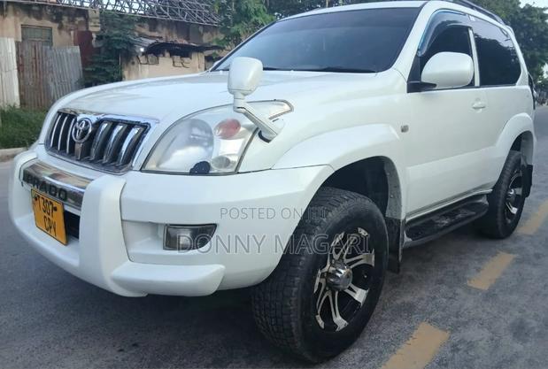 Toyota Land Cruiser Prado 2005 White