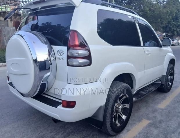 Toyota Land Cruiser Prado 2005 White