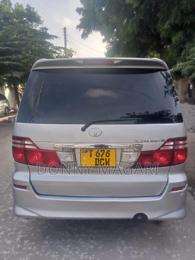 Toyota Alphard 2006 Silver