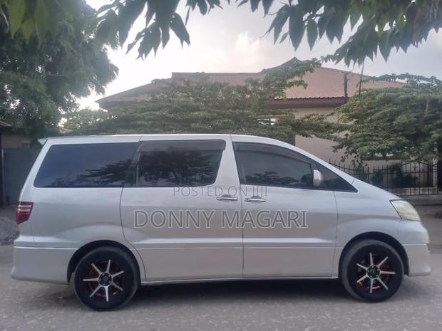 Toyota Alphard 2006 Silver