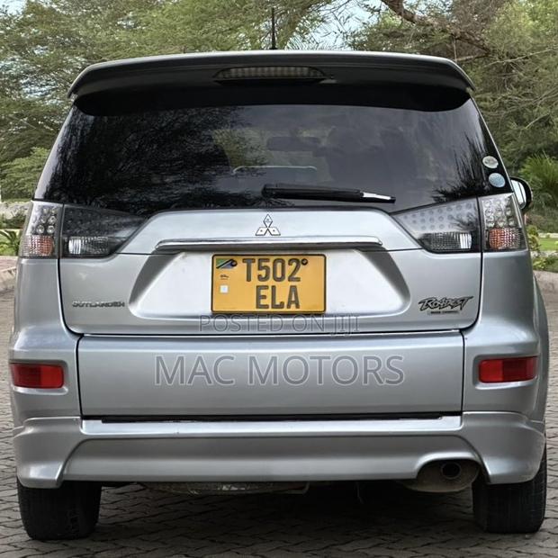 Mitsubishi Outlander 2.4 2009 Silver