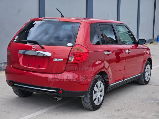 Mazda Verisa 2012 Red