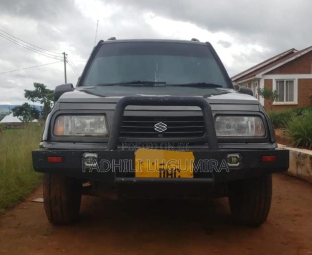 Suzuki Escudo 2000 Gray