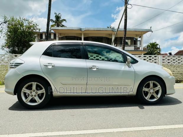 Toyota Blade 2004 Silver