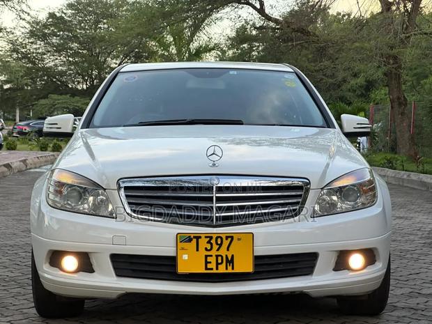 Mercedes-Benz C-Class 2009 White