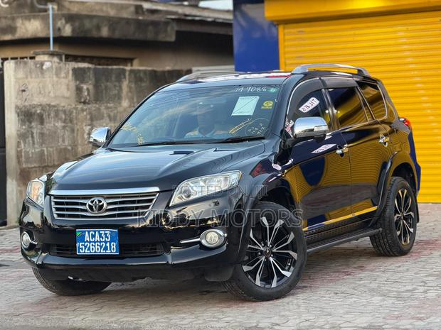Toyota Vanguard 2012 Black