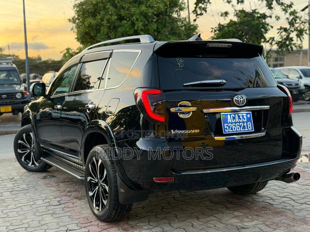 Toyota Vanguard 2012 Black