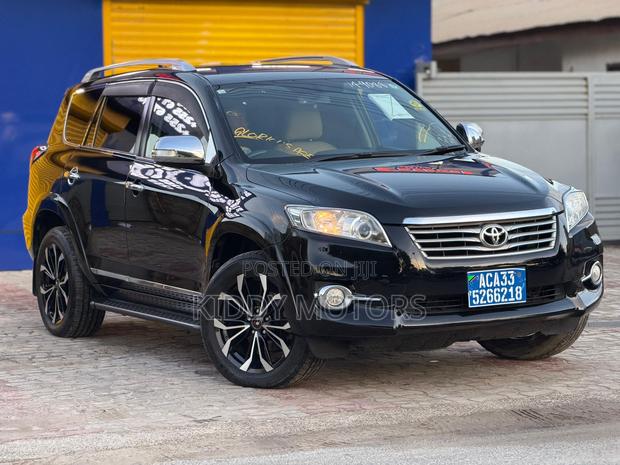 Toyota Vanguard 2012 Black