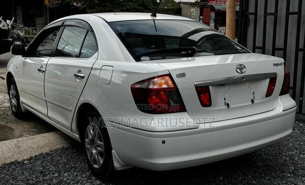 Toyota Premio 2004 Off white