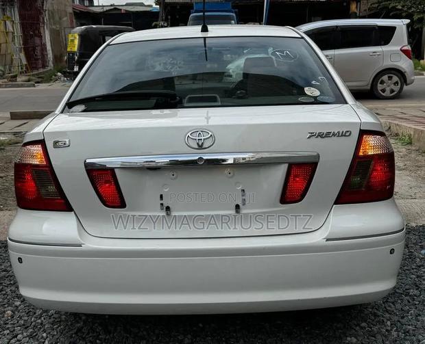 Toyota Premio 2004 Off white