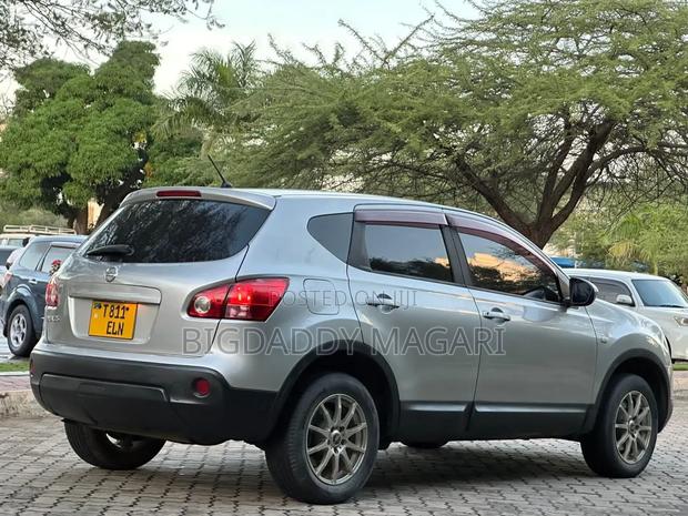 Nissan Dualis 2010 Silver