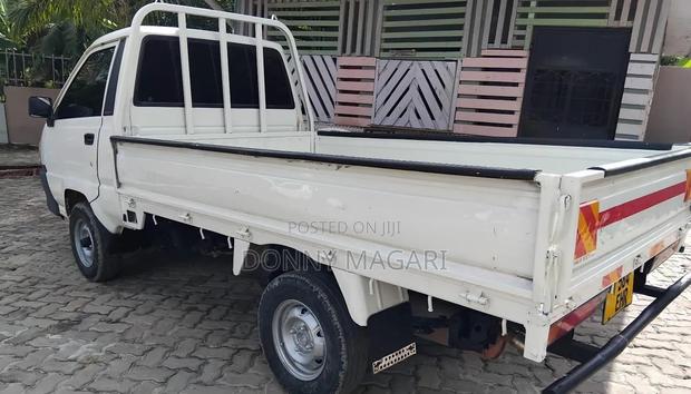 Toyota TownAce 2018 White