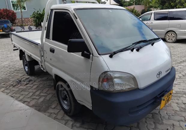 Toyota TownAce 2018 White