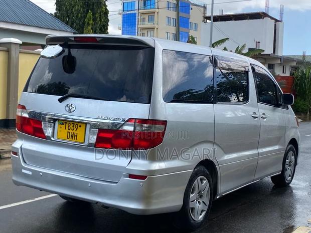 Toyota Alphard 2004 Silver