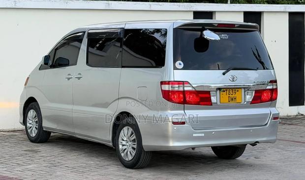 Toyota Alphard 2.4 Petrol AWD 2004 Silver