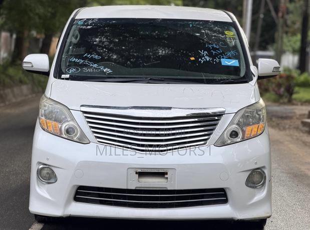 Toyota Alphard 2009 White