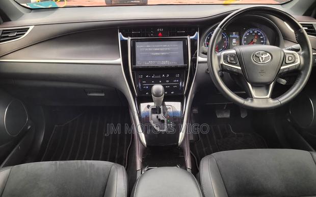 Toyota Harrier 2.0 2016 Pearl