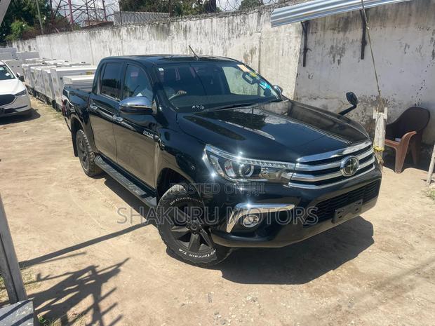 Toyota Hilux 2019 Black