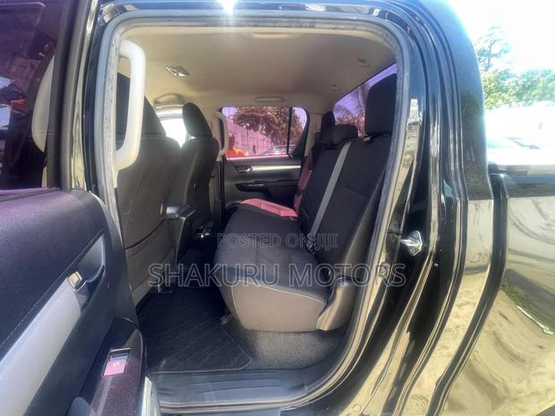 Toyota Hilux 2019 Black