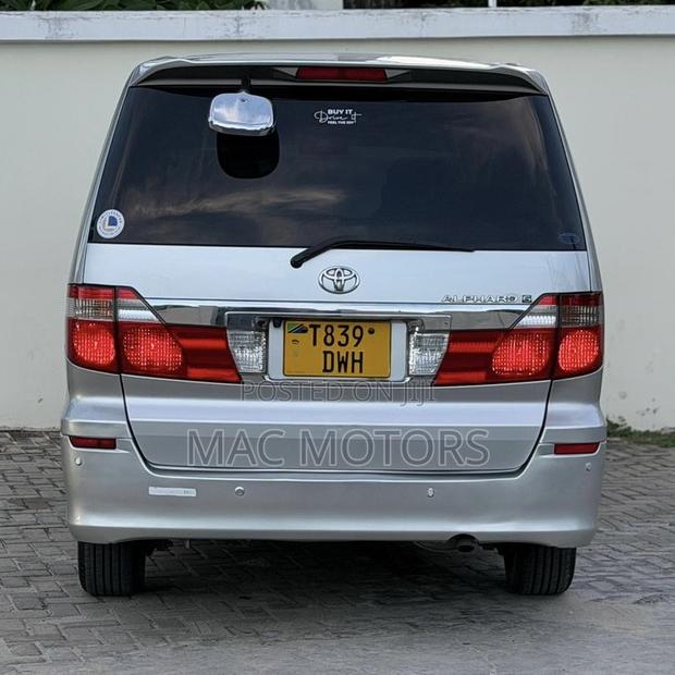 Toyota Alphard 2004 Silver