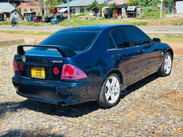 Toyota Altezza 2004 Blue