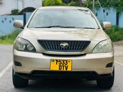 Toyota Harrier 2005 Gold for sale