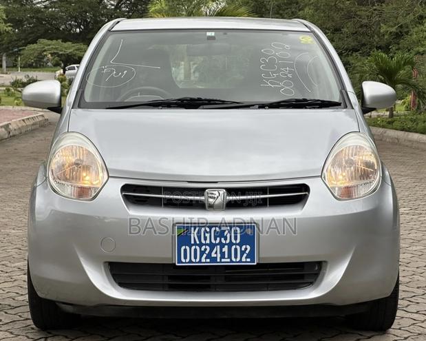 Toyota Passo 1.0 FWD 2010 Silver