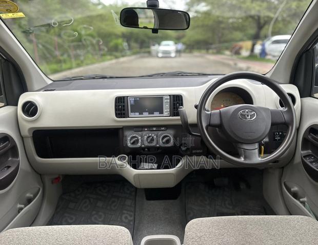 Toyota Passo 1.0 FWD 2010 Silver
