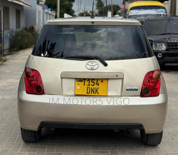 Toyota IST 2004 Beige