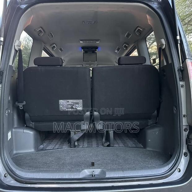 Toyota Noah 2008 Gray