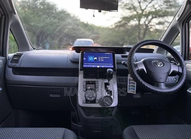 Toyota Noah 2008 Gray