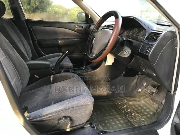 Toyota Carina 2000 White