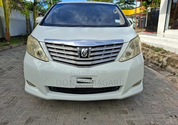 Toyota Alphard 2.4 Petrol AWD 2013 White