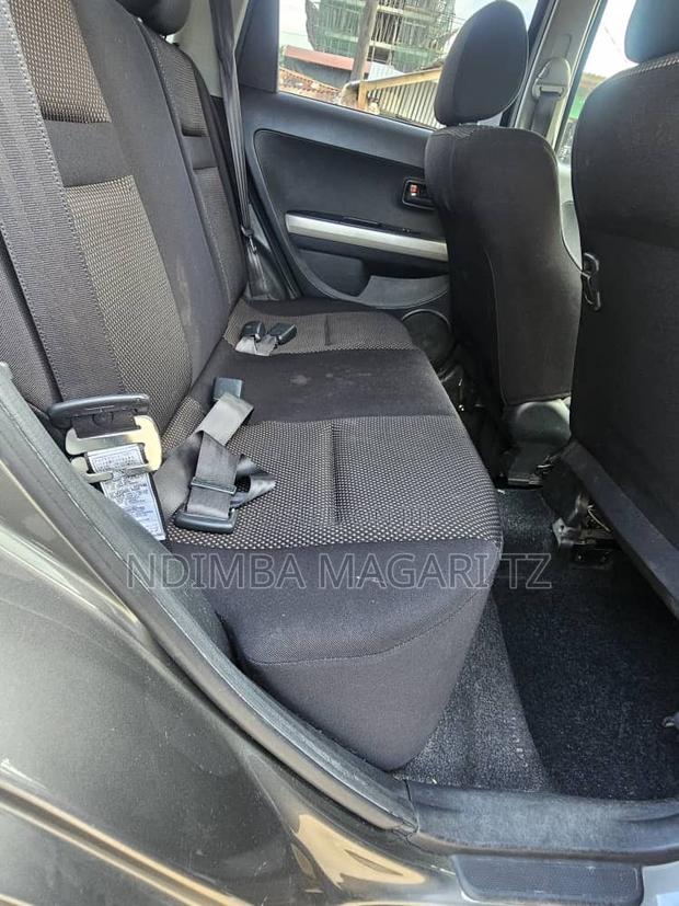 Toyota IST 2005 Gray