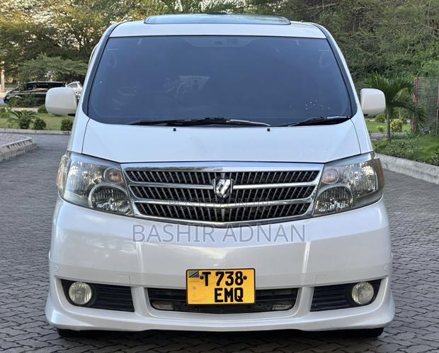 Toyota Alphard 3.0 Petrol FWD 2002 White