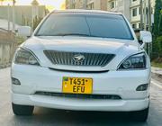 Toyota Harrier 2.4 2005 White for sale