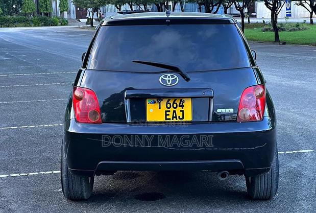 Toyota IST 2003 Black