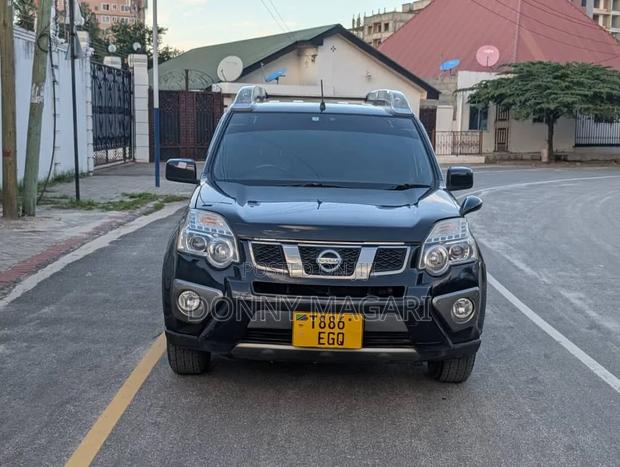 Nissan X-Trail 2.0 Petrol XE 2012 Black