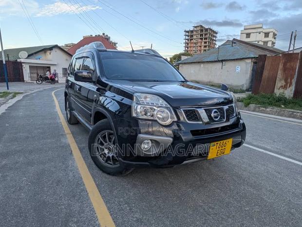 Nissan X-Trail 2.0 Petrol XE 2012 Black