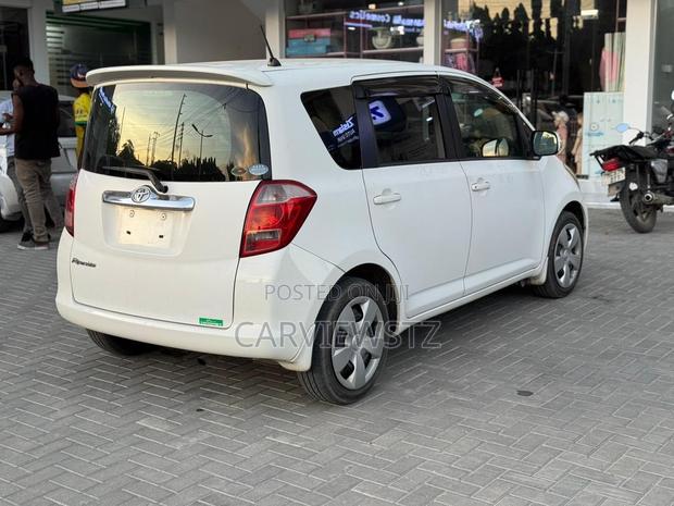 Toyota Ractis 1.5 AWD 2006 White