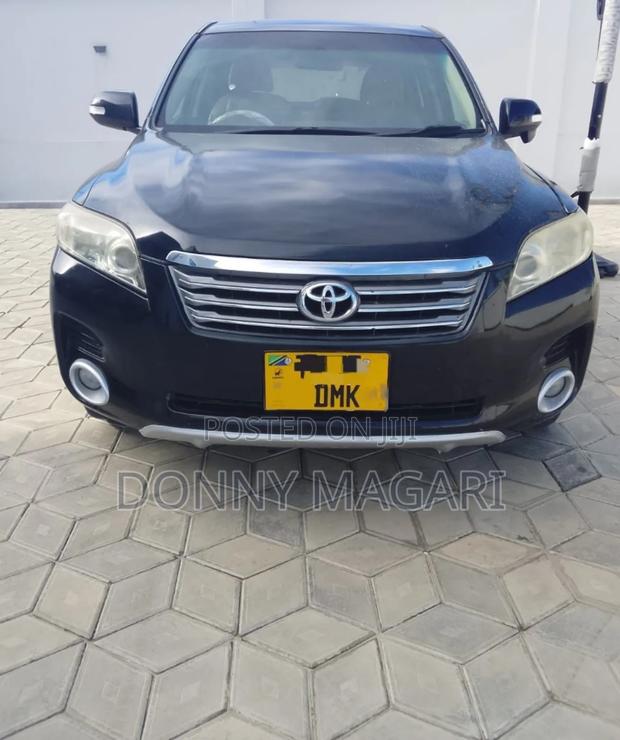 Toyota Vanguard 2011 Black