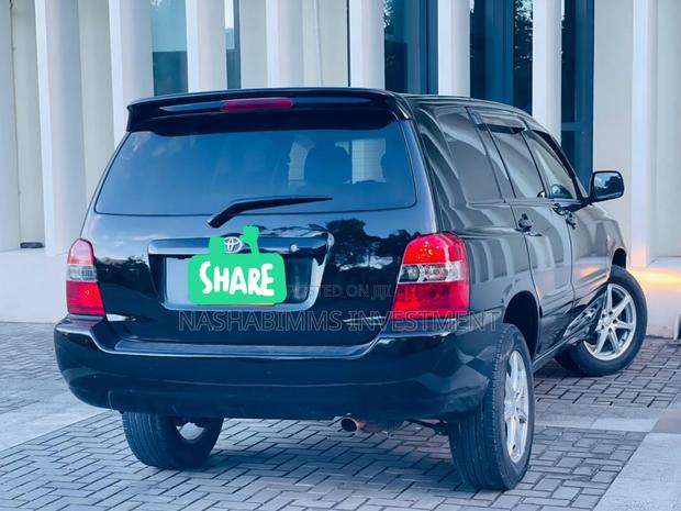 Toyota Kluger 2004 Black