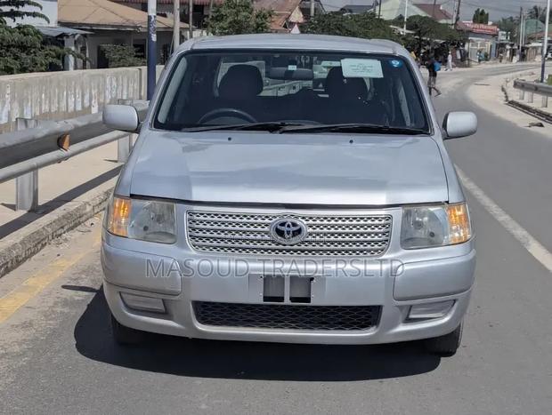 Toyota Succeed 2003 Silver