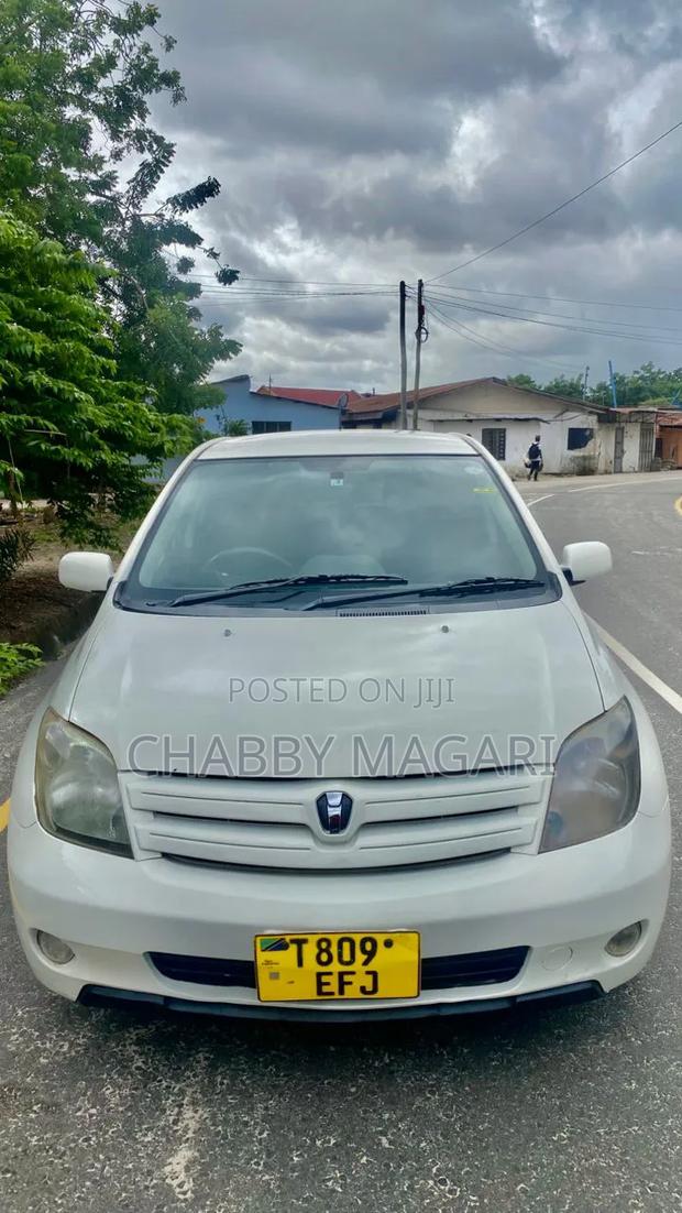 Toyota IST 2004 Pearl