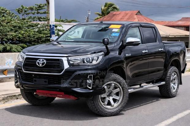 Toyota Hilux 2018 Black