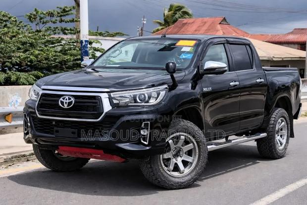 Toyota Hilux 2018 Black
