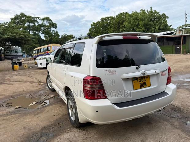 Toyota Kluger 2006 White