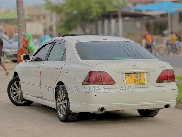 Toyota Crown 2005