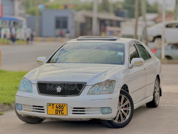 Toyota Crown 2005